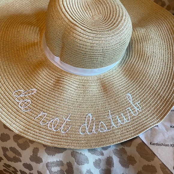 Kardashian Floppy Beach Hat-Do not disturb-Kardashian Kloset - Picture 4 of 4